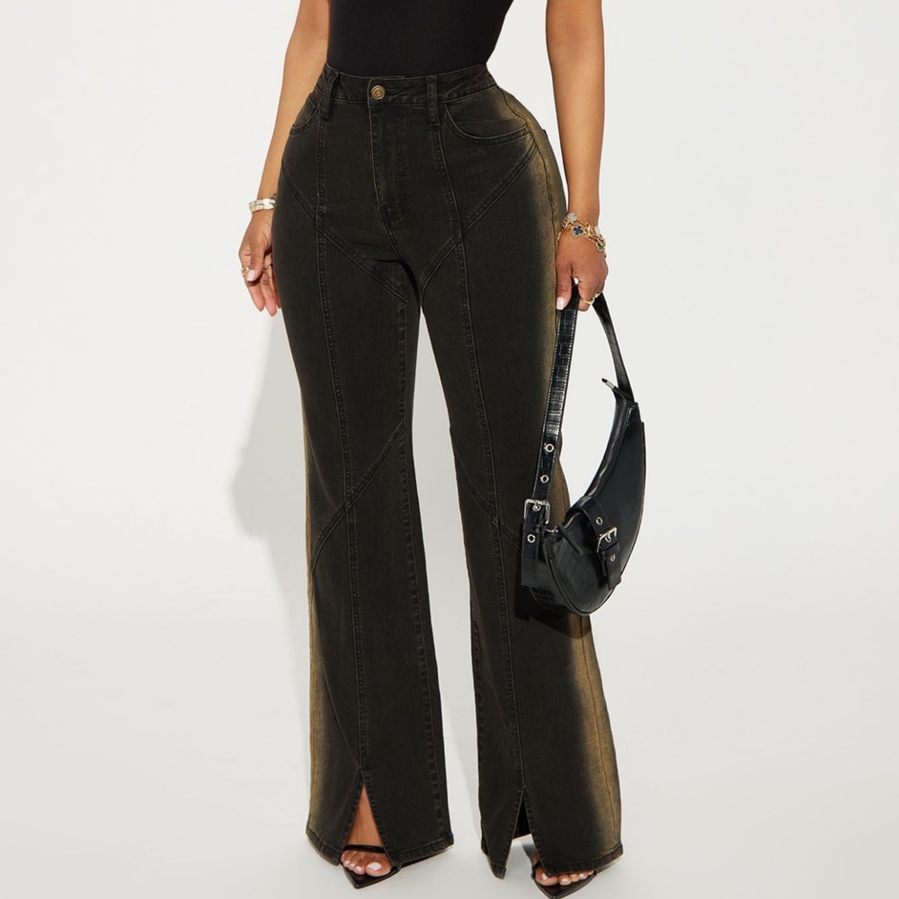 FASHION NOVA straight leg jeans